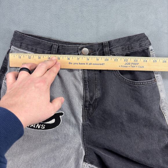 BDG Sustain Boyfriend Jean Women 29W Gray/Black Spliced Varsity Patch iets Frans - Picture 7 of 10